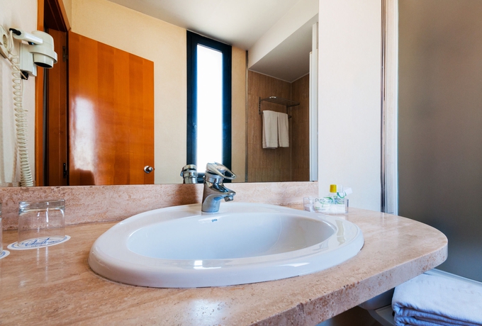 Imagen de la habitación del Hotel Villacarlos. Foto 6