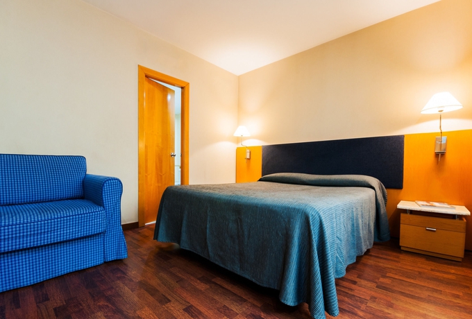 Imagen de la habitación del Hotel Villacarlos. Foto 7