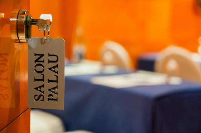 Imagen de los interiores del Hotel Villacarlos. Foto 14