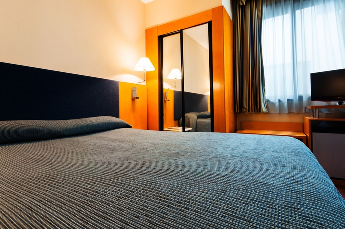 Imagen de la habitación del Hotel Villacarlos. Foto 12