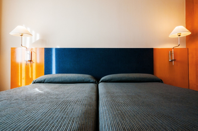 Imagen de la habitación del Hotel Villacarlos. Foto 13