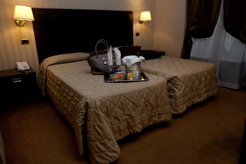 Imagen de la habitación del Hotel Villafranca. Foto 7