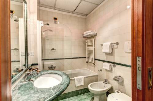 Imagen de la habitación del Hotel Villafranca. Foto 8