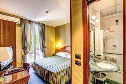 Imagen de la habitación del Hotel Villafranca. Foto 15