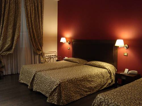 Imagen de la habitación del Hotel Villafranca. Foto 16