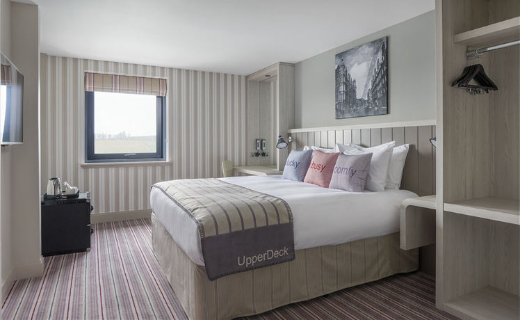 Imagen del bar/restaurante del Hotel Village Aberdeen. Foto 6