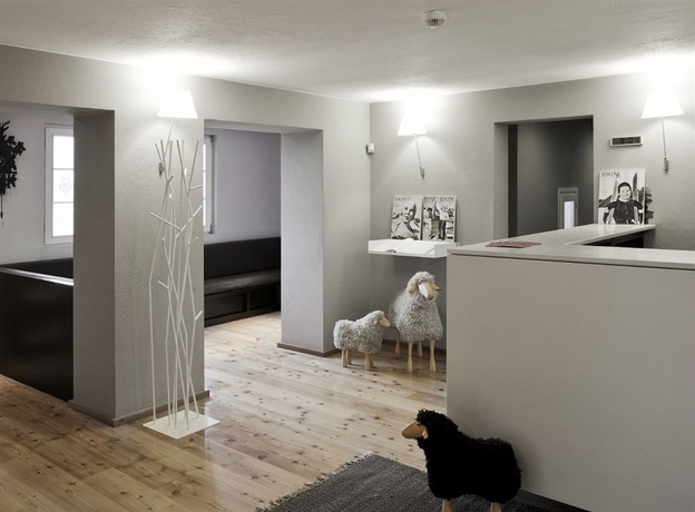 Imagen de los interiores del Hotel Village, Aosta. Foto 16