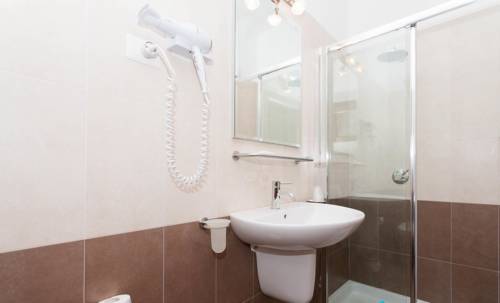 Imagen de la habitación del Hotel Village Baia Turchese. Foto 2