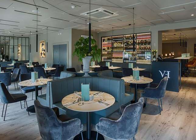 Imagen del bar/restaurante del Hotel Village, Bettystown. Foto 3