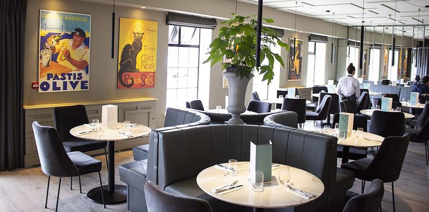 Imagen del bar/restaurante del Hotel Village, Bettystown. Foto 4