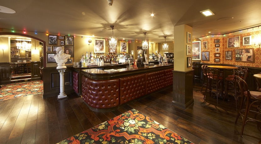 Imagen del bar/restaurante del Hotel Village Blackpool. Foto 4