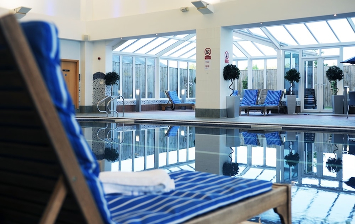 Imagen de la piscina del Hotel Village Bournemouth. Foto 16
