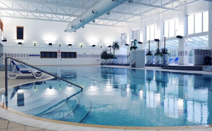 Imagen de la piscina del Hotel Village Bournemouth. Foto 19