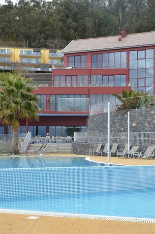 Imagen de la piscina del Hotel Village Cabo Girao. Foto 14