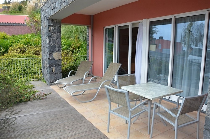 Imagen de los exteriores del Hotel Village Cabo Girao. Foto 8