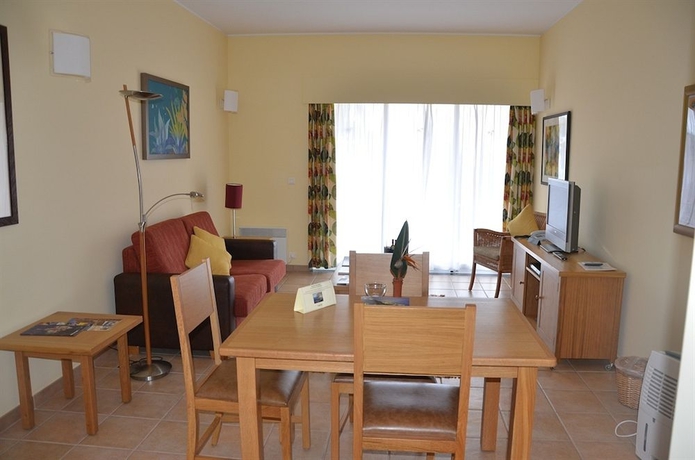 Imagen de la habitación del Hotel Village Cabo Girao. Foto 6