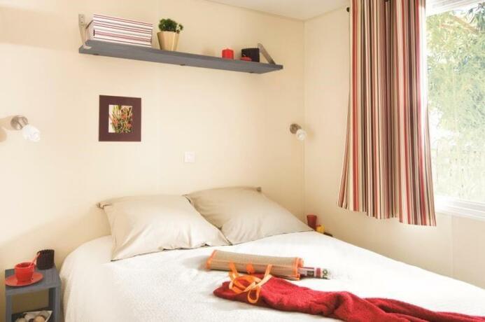 Imagen general del Hotel Village Camping La Roseraie. Foto 4