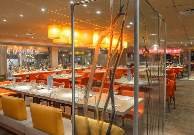 Imagen del bar/restaurante del Hotel Village Club Du Soleil Les 2 Alpes. Foto 5