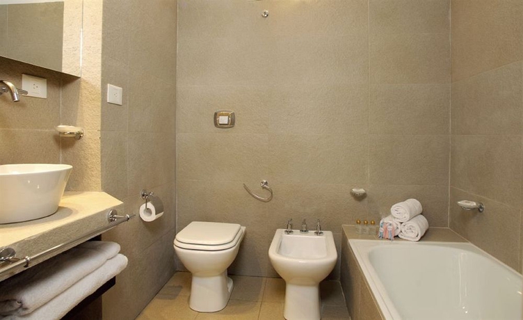 Imagen de la habitación del Hotel Village Condo. Foto 9