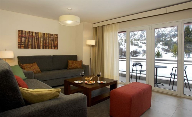 Imagen de los interiores del Hotel Village Condo. Foto 13
