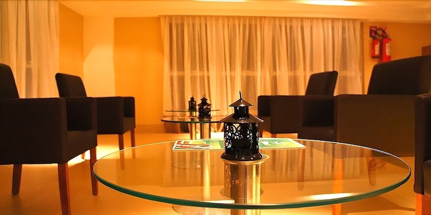 Imagen de los interiores del Hotel Village Confort. Foto 18