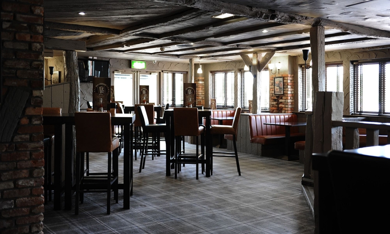 Imagen del bar/restaurante del Hotel Village Coventry. Foto 6