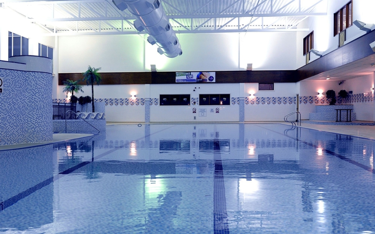 Imagen de la piscina del Hotel Village Coventry. Foto 15
