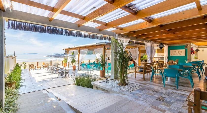 Imagen del bar/restaurante del Hotel Village Enseada. Foto 13