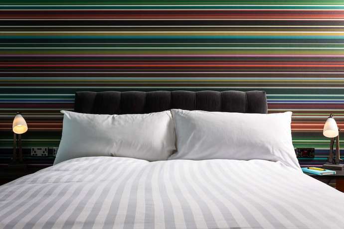 Imagen de la habitación del Hotel Village Farnborough. Foto 3
