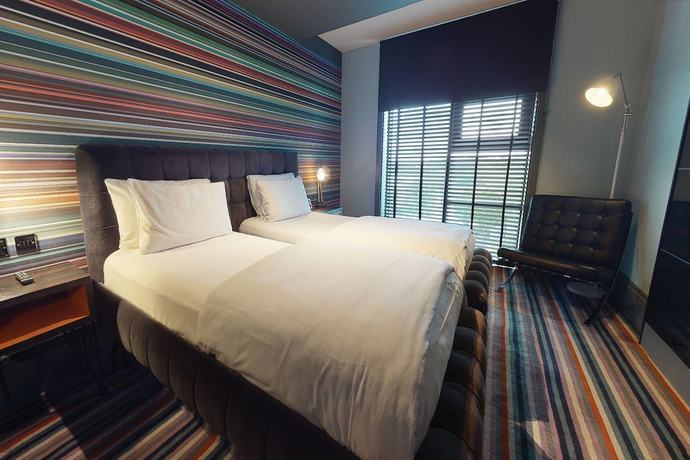 Imagen de la habitación del Hotel Village Farnborough. Foto 4