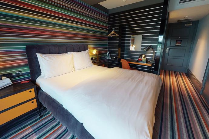 Imagen de la habitación del Hotel Village Farnborough. Foto 10