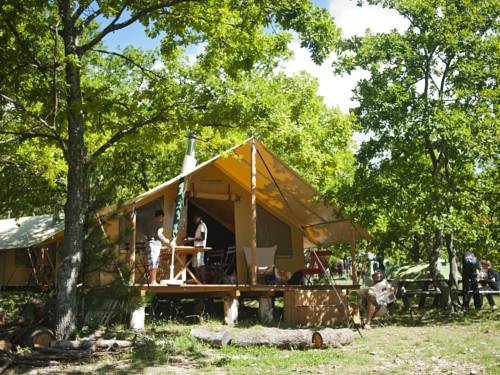 Imagen de la habitación del Hotel Village Huttopia Dieulefit. Foto 3