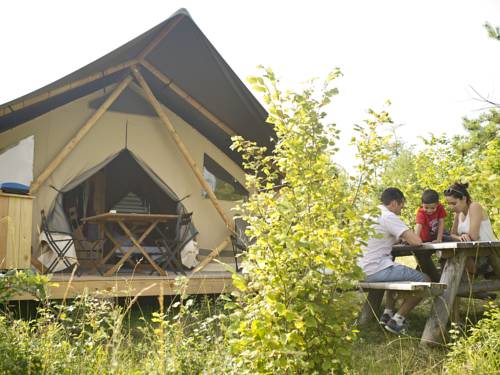 Imagen de la habitación del Hotel Village Huttopia Lanmary. Foto 15