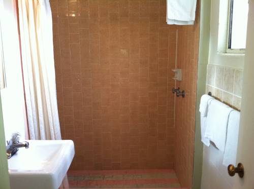 Imagen de la habitación del Hotel Village Inn, Tulare. Foto 6