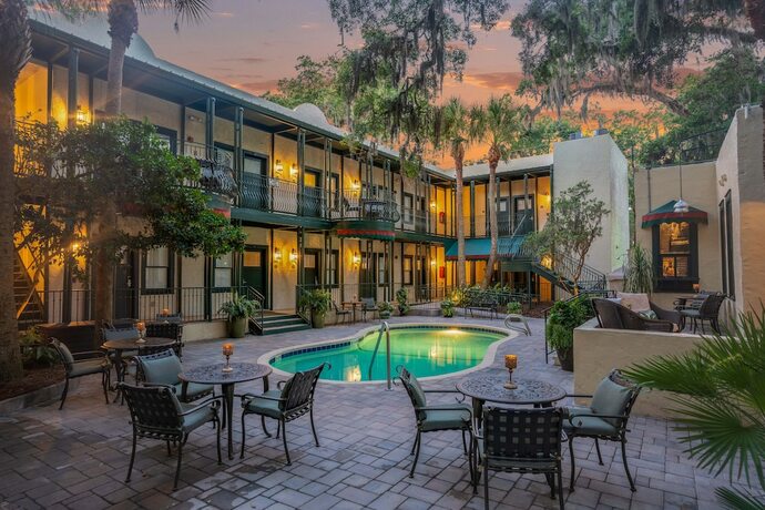 Imagen general del Hotel Village Inn and Pub. Foto 1