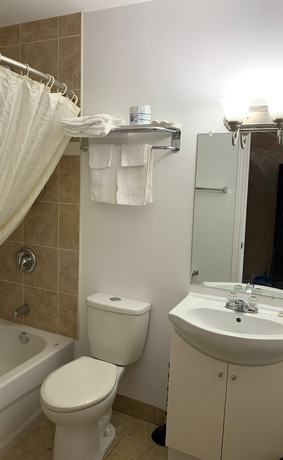 Imagen de la habitación del Hotel Village Inn and Suites, Greater Sudbury. Foto 13