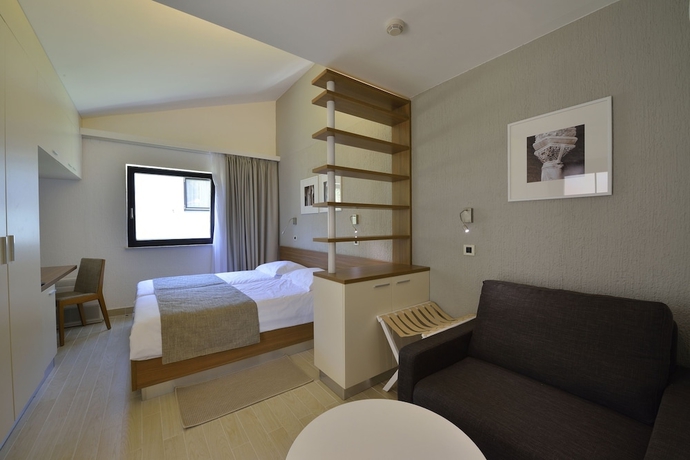 Imagen de la habitación del Hotel Village Laguna Galijot. Foto 9