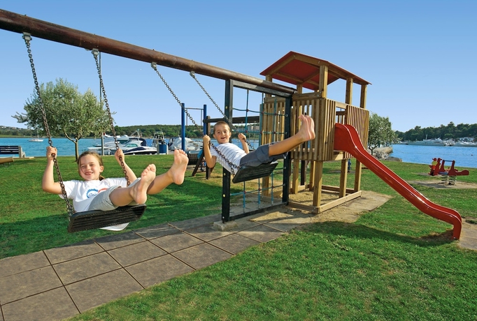 Imagen de los exteriores del Hotel Village Laguna Galijot. Foto 12