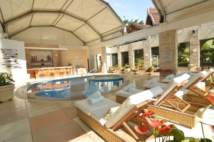 Imagen de la piscina del Hotel Village Le Canton. Foto 15