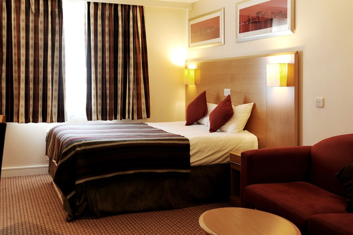 Imagen de la habitación del Hotel Village Leeds North. Foto 11