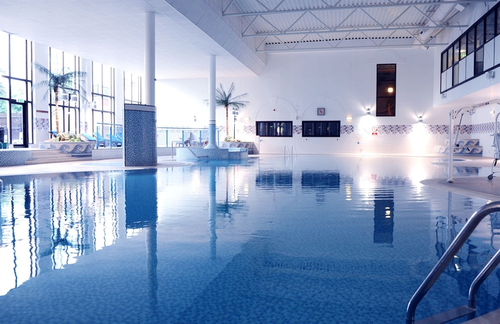 Imagen de la piscina del Hotel Village Leeds North. Foto 16