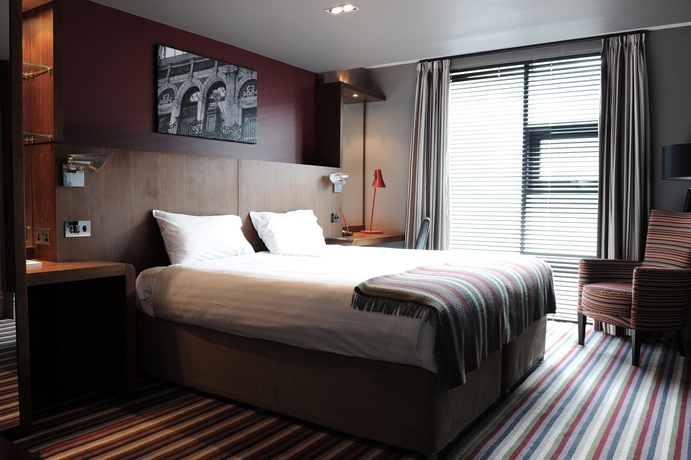 Imagen de la habitación del Hotel Village Leeds South. Foto 5