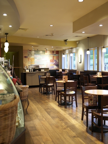 Imagen del bar/restaurante del Hotel Village Maidstone. Foto 5