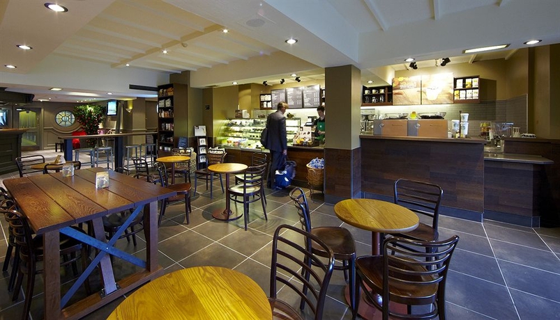 Imagen del bar/restaurante del Hotel Village Manchester Hyde. Foto 7