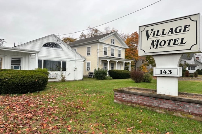 Imagen general del Hotel Village Motel By OYO Clinton. Foto 1
