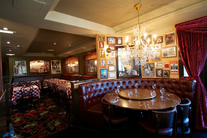 Imagen del bar/restaurante del Hotel Village Newcastle. Foto 8