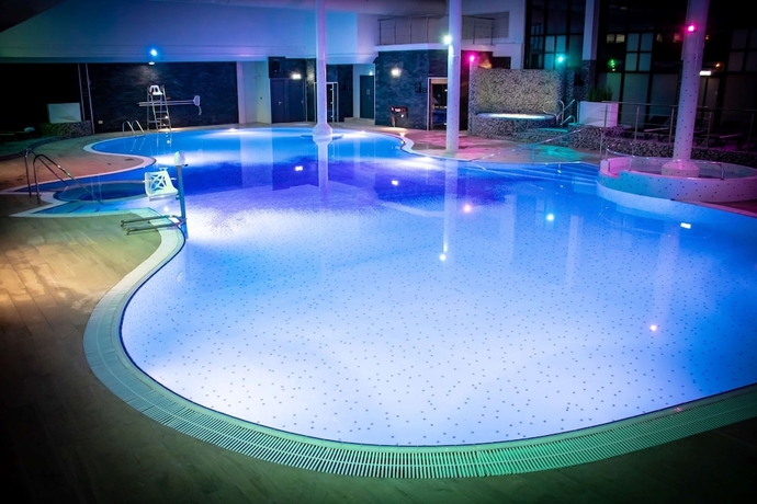 Imagen de la piscina del Hotel Village Nottingham. Foto 16