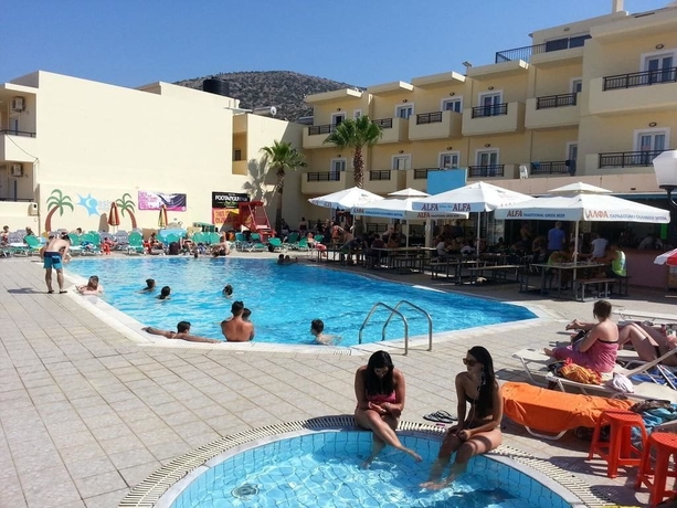 Imagen de la piscina del Hotel Village Oasis. Foto 19