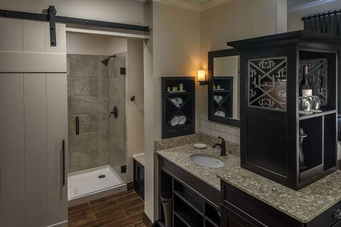 Imagen de la habitación del Hotel Village On Biltmore Estate. Foto 2