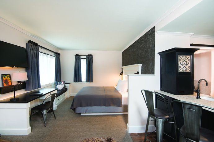 Imagen de la habitación del Hotel Village On Biltmore Estate. Foto 8